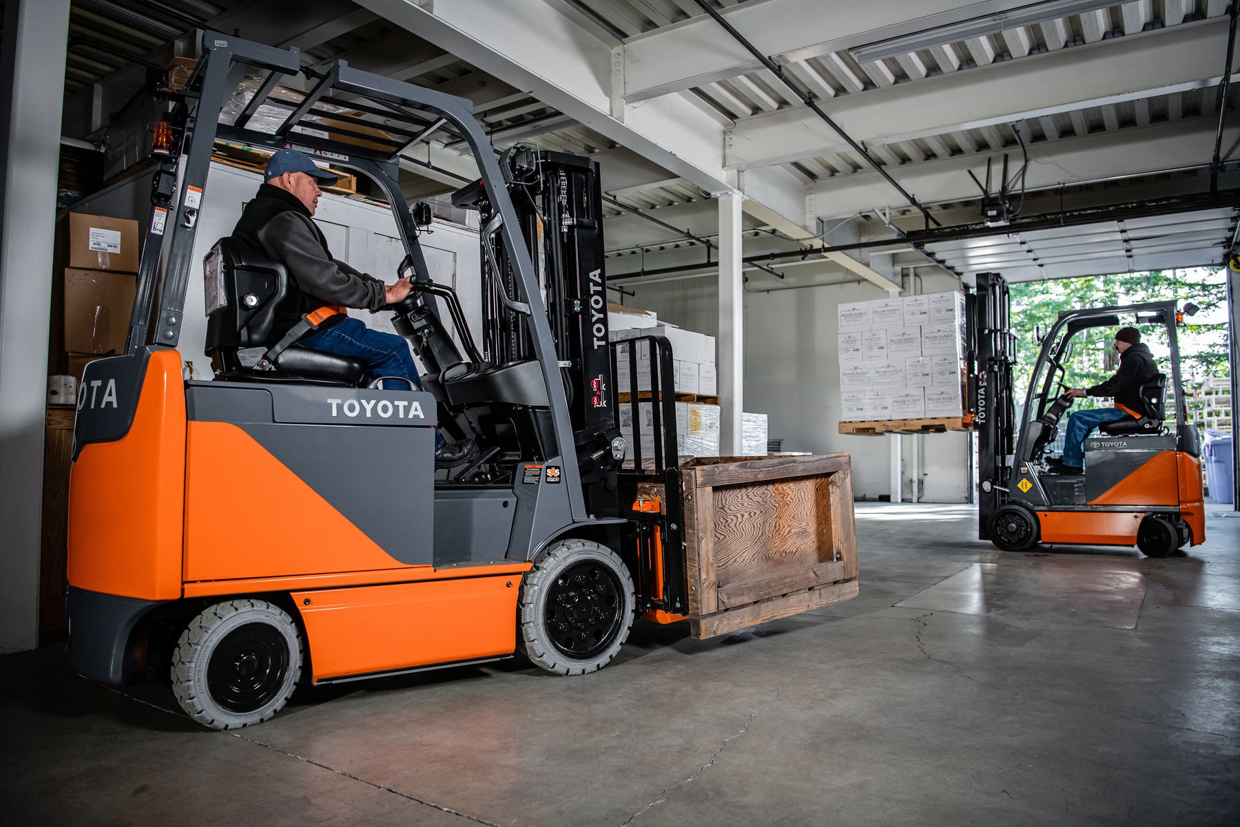 Material Handling Equipment Acquisition and Economic Fleet Management