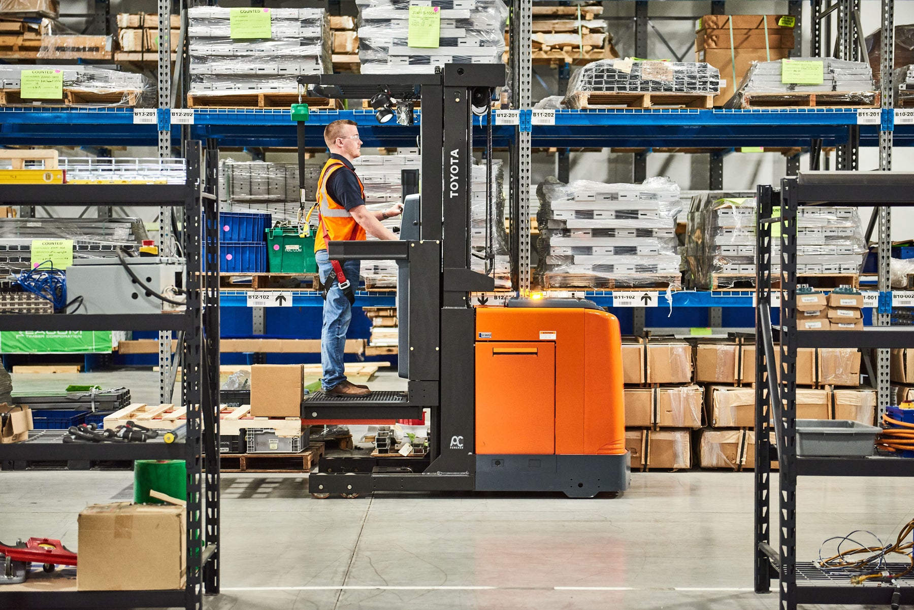 Common Bad Habits of Forklift Operators and How to Stop Them