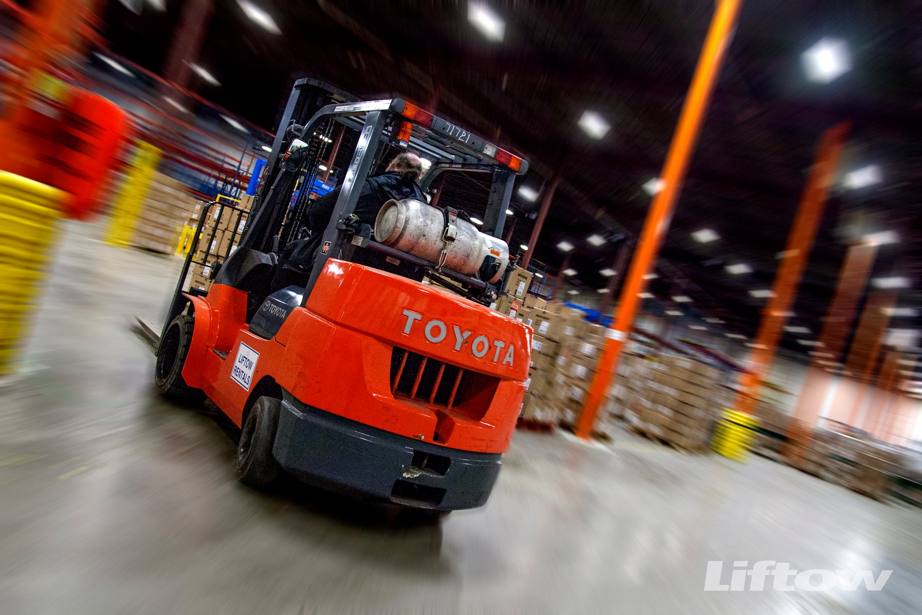 Forklift Tip Over and Rollover Risks - How to Avoid Them?