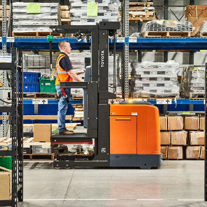 Common Bad Habits of Forklift Operators and How to Stop Them